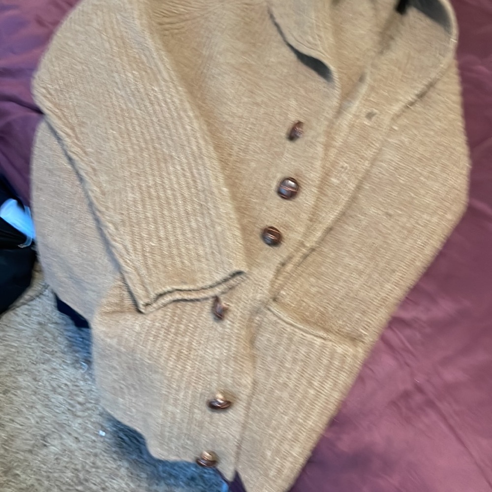 Sweater - Picture 6 of 7